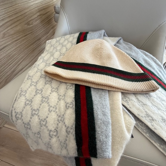 Gucci Wool Scarf - Authentic Luxury Note: Hat shown in photos is not included. - Picture 9 of 14